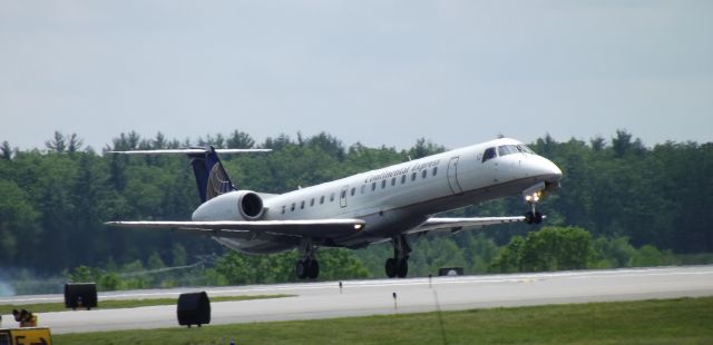 Embraer ERJ-135 —