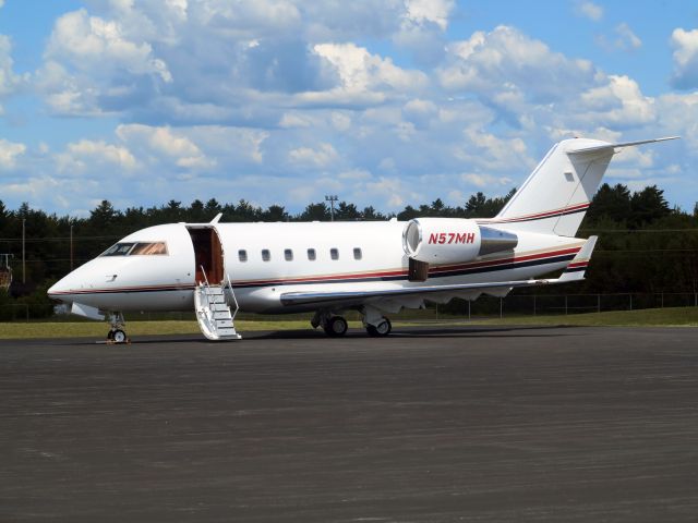 Canadair Challenger (N57MH) - A very nice business jet.