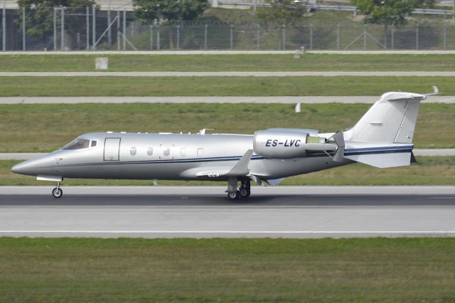 Learjet 60 (ES-LVC)
