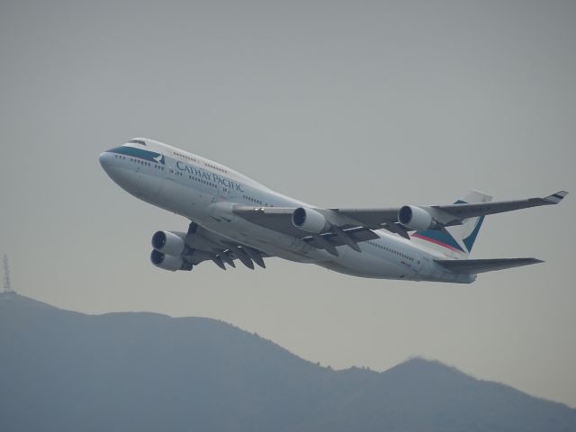 Boeing 747-400 (B-HKT)