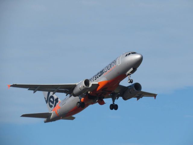 Airbus A320 (VH-VFD)