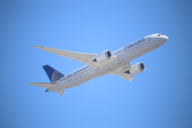 Boeing 787-9 Dreamliner (N26952)
