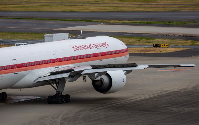 BOEING 777-300ER (PK-GIK)