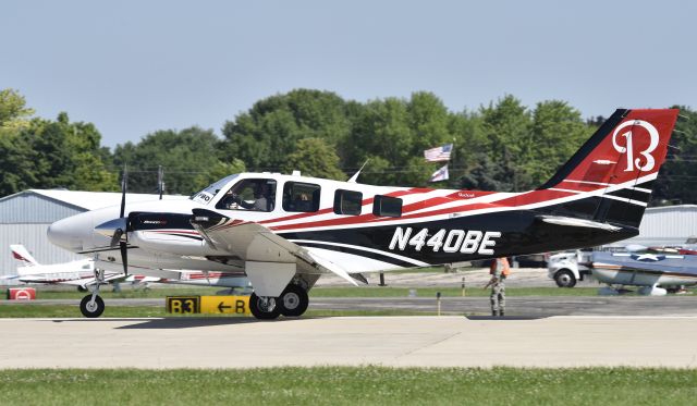 Beechcraft Baron (58) (N440BE) - Airventure 2017