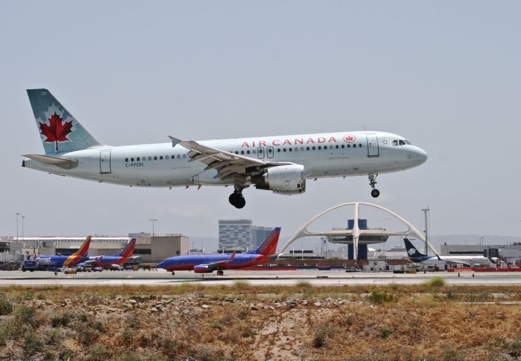 Airbus A320 (C-FPDN)