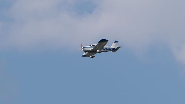 Piper Cherokee (N9737W)