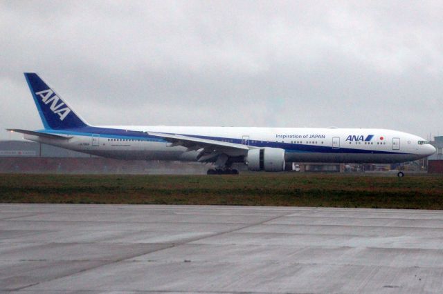 BOEING 777-300ER (JA798A) - Landing on rwy 27L on 15-Feb-20 operating flight ANA211 from RJTT.