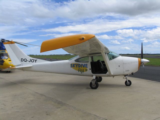 Cessna Skylane (DQ-JOY)