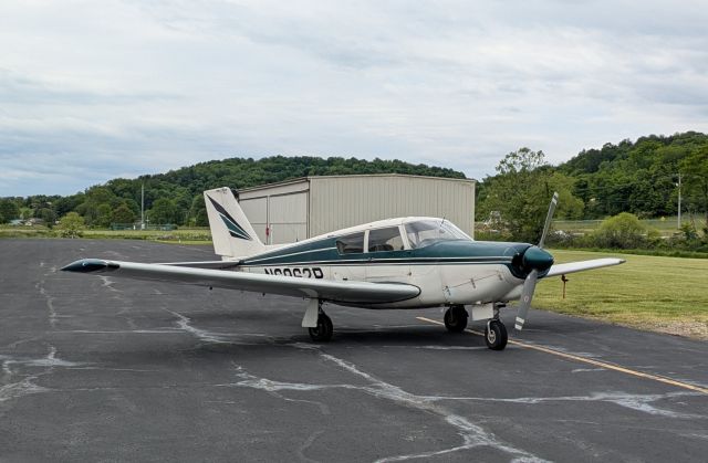 Piper PA-24 Comanche (N6962P) - On the ramp