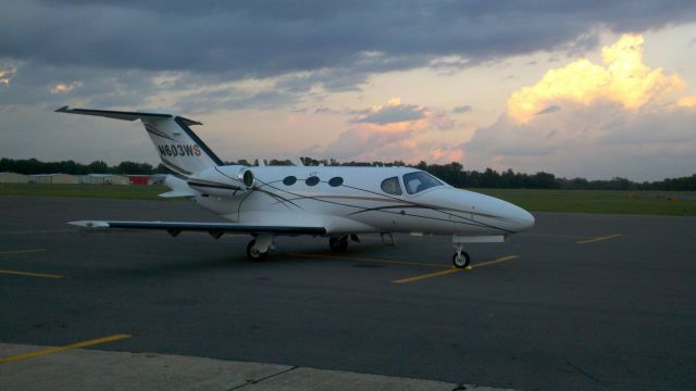 Cessna Citation Mustang (N603WS) - Waiting for pax at KDTN.