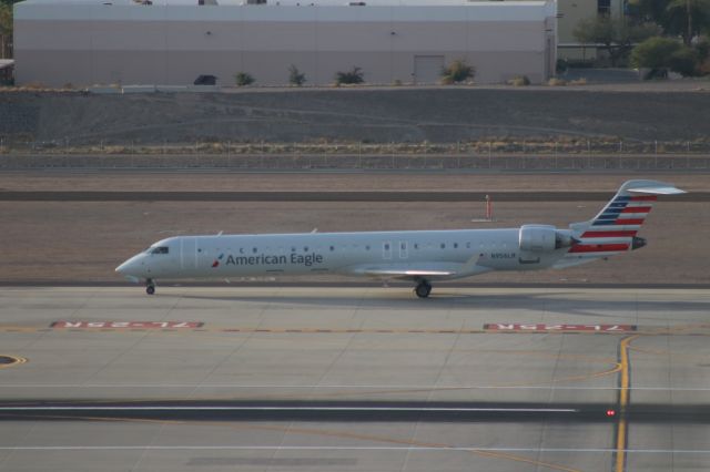 Canadair Regional Jet CRJ-900 (N956LR)