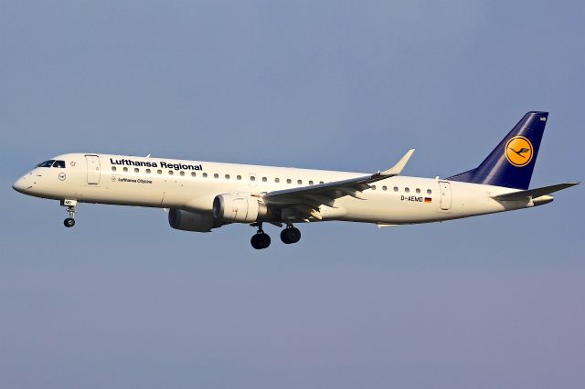 Embraer ERJ-190 (D-AEMD)