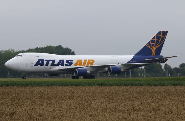 Boeing 747-400 (N496MC)