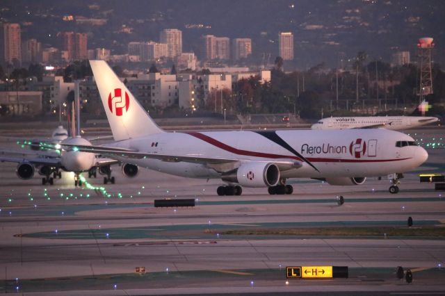BOEING 767-200 (XA-LRC)