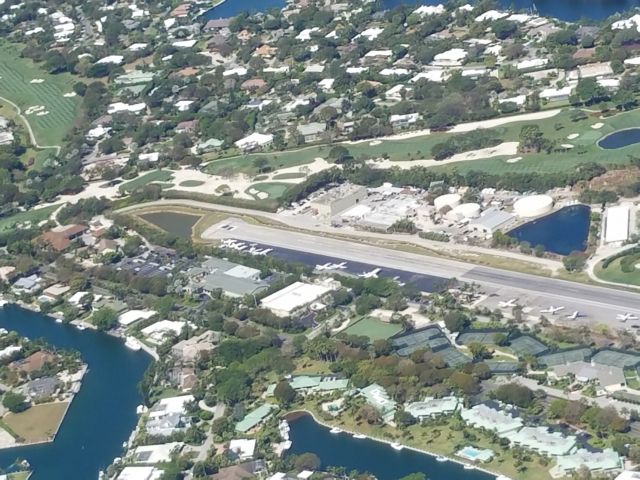 Cessna 350 (N1443T) - OCEAN REEF