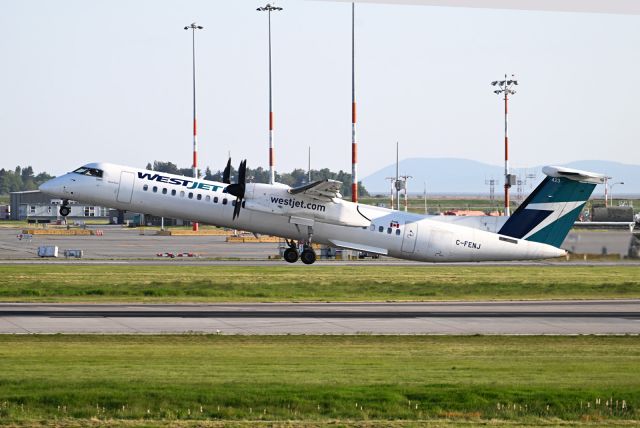 de Havilland Dash 8-400 (C-FENJ)