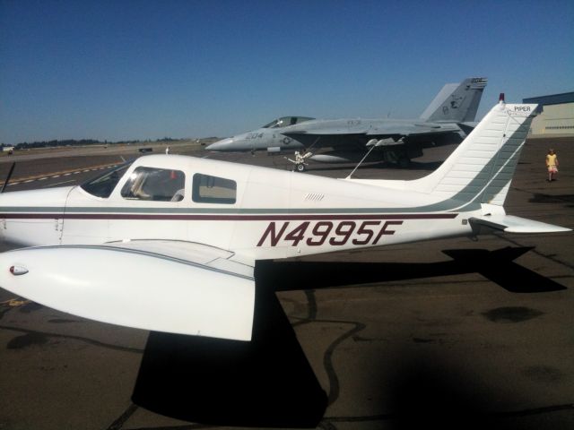 Piper Cherokee (N4995F)