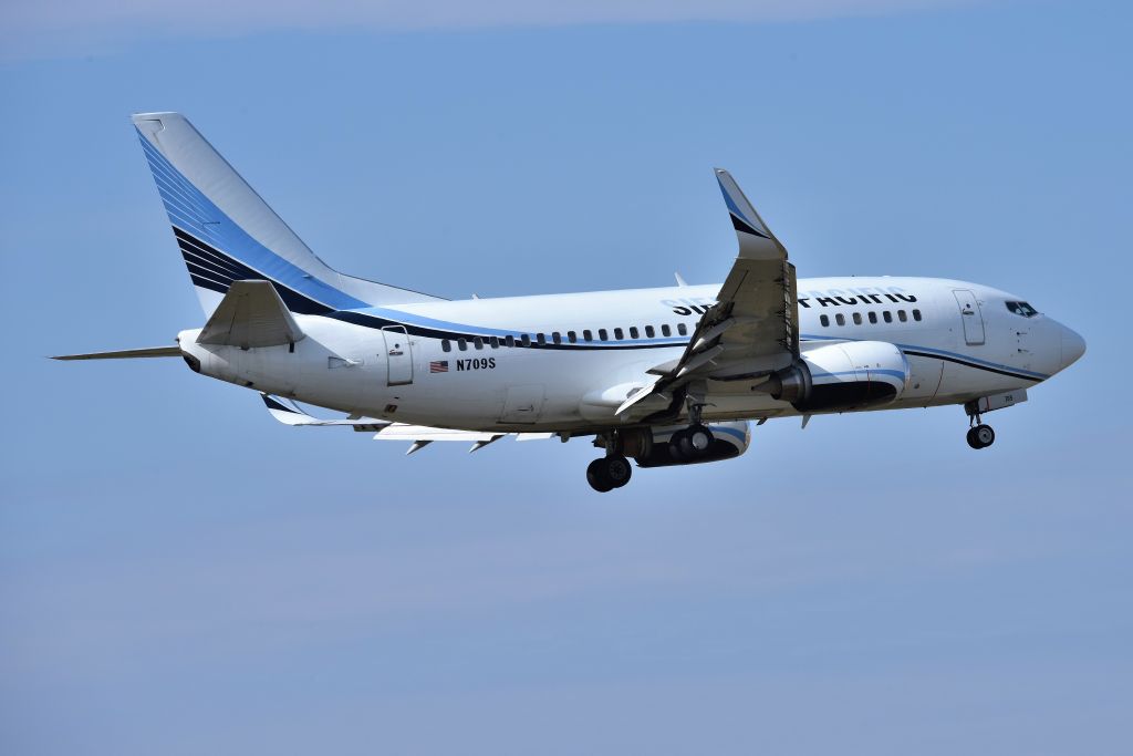 Boeing 737-500 (N709S) - 5-L 03-05-23