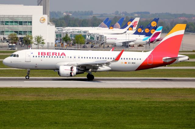 Airbus A320 (EC-MDK)