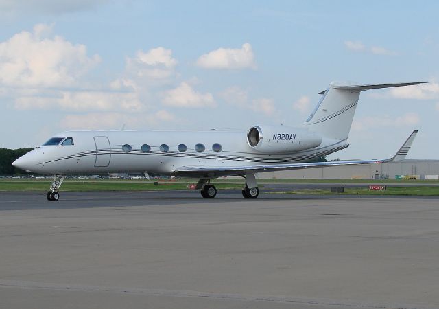 Gulfstream Aerospace Gulfstream IV (N820AV) - Beautiful new Gulfstream 450 arriving at her new home in KLIT.