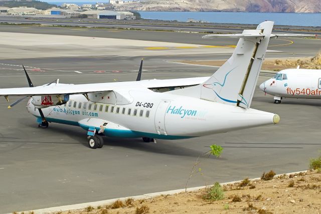 Aerospatiale ATR-42-300 (D4-CBQ)