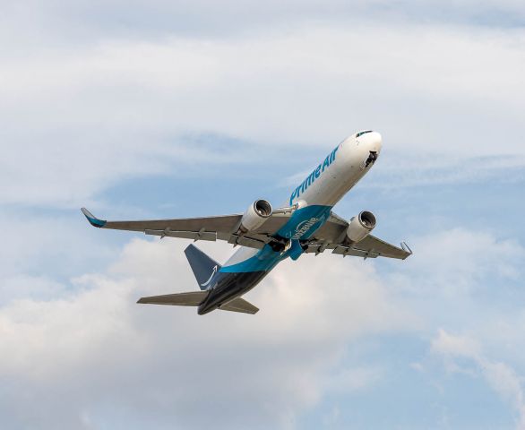 BOEING 767-300 (N229AZ) - ATN 3483 operating for Amazon Prime.