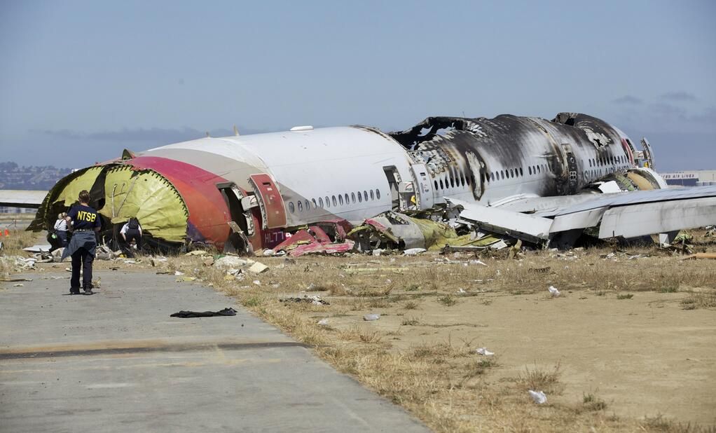 Boeing 777-200 (HL7742) - Photo courtesy NTSB