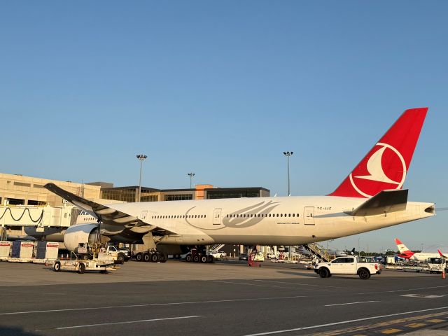 BOEING 777-300ER (TC-JJZ) - Turkish Charter 06/03/25