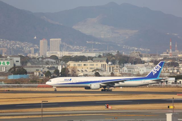 BOEING 777-300 (JA757A)