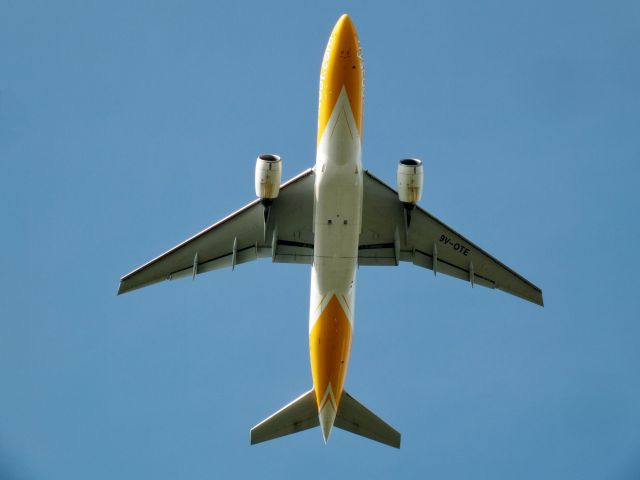 Boeing 777-200 (9V-OTE)