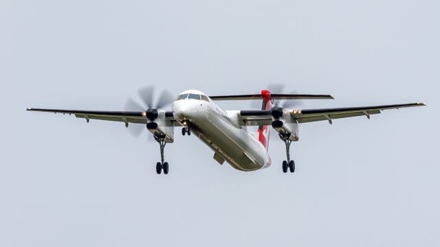 de Havilland Dash 8-400 (VH-QOI)