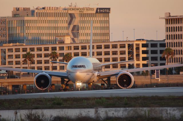 Boeing 777 (HLB217)