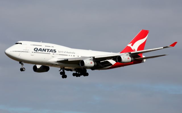 Boeing 747-400 (VH-OJT) - Fraser Island Short Final To Rwy 16R