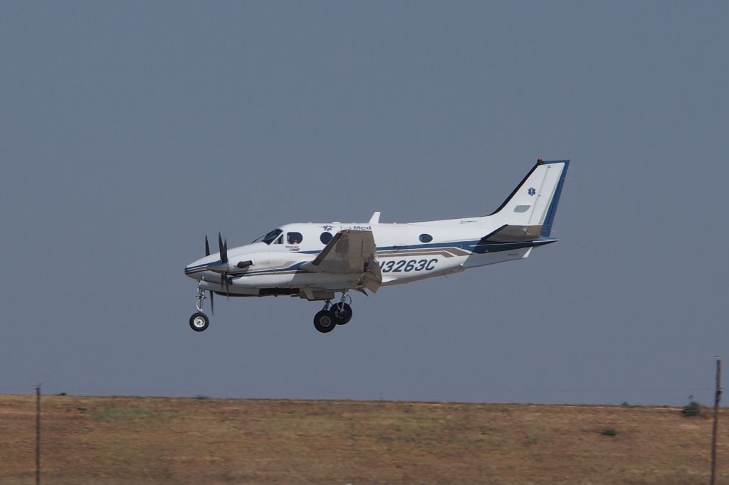Beechcraft King Air 90 (N3263C)