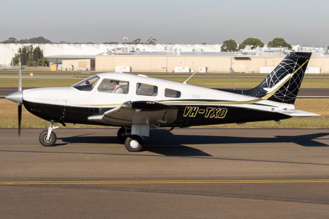 Piper Cherokee (VH-TXD)