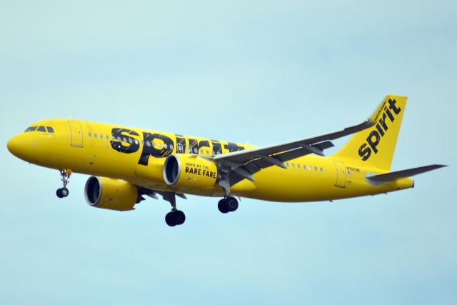 Airbus A320 (N915NK)