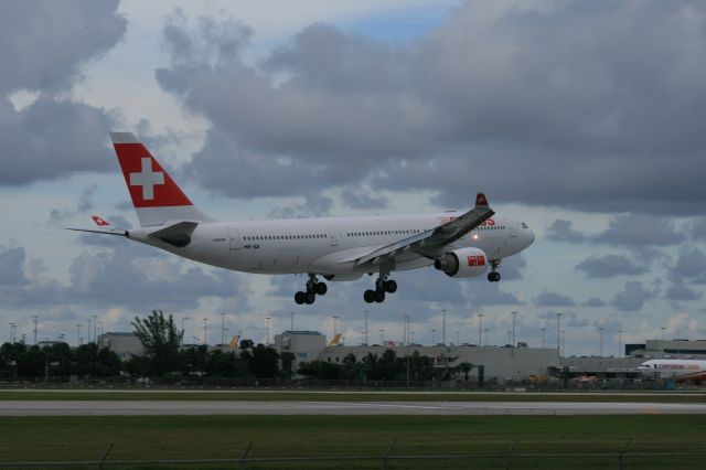 Airbus A330 (HB-IQI)