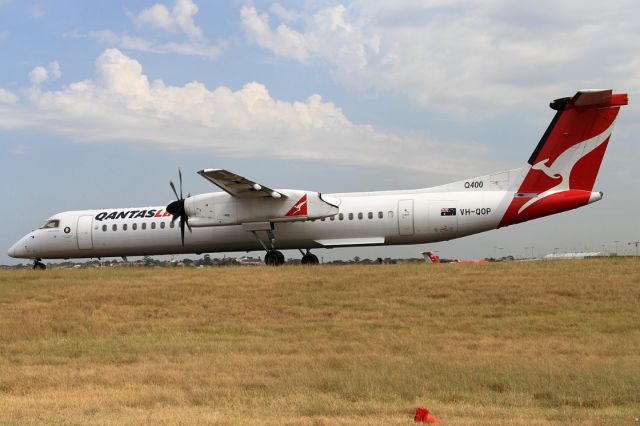 de Havilland Dash 8-400 (VH-QOP)