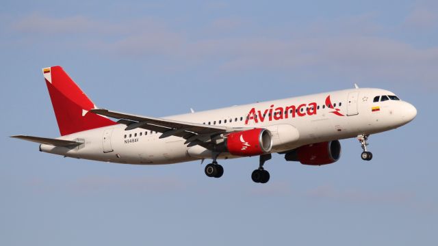 Airbus A320 (N948AV)