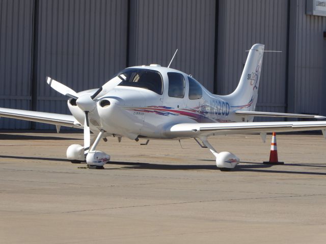 Cirrus SR-22 (N732CD)