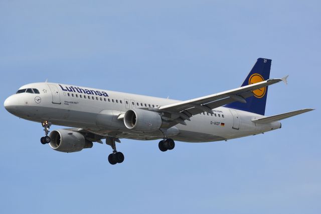 Airbus A320 (D-AIZF)