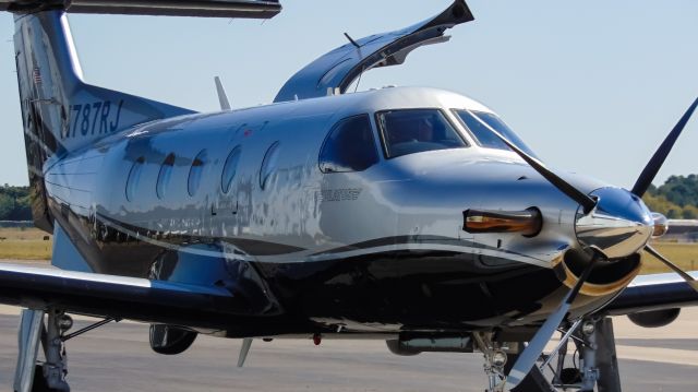 Pilatus PC-12 (N787RJ) - Just in from MKY.