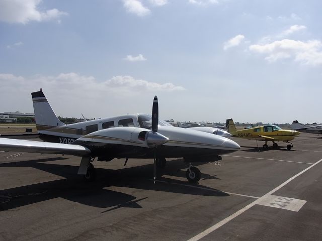 Piper Seneca (N38768)