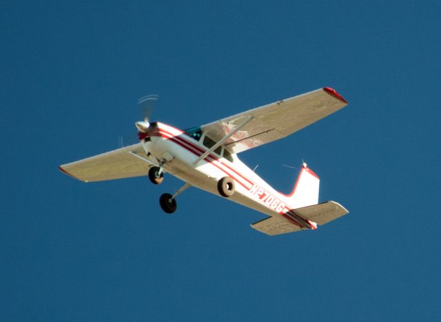 Cessna Skylane (N2706G) - Left cross wind from 27 at Carson City