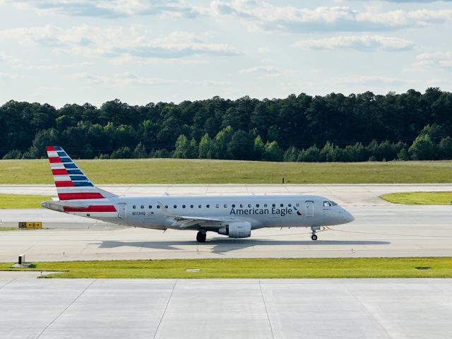 Embraer 170/175 (N113HQ)