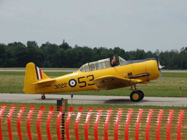 North American T-6 Texan (C-FMKA)