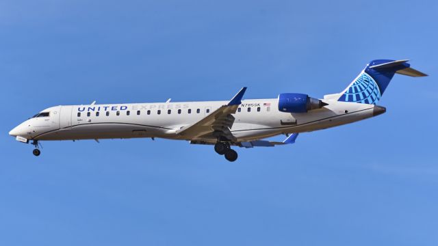 Canadair Regional Jet CRJ-700 (N785SK)