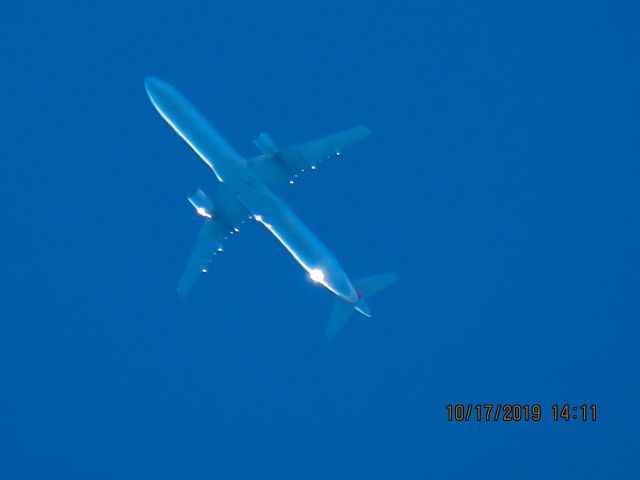 Airbus A321 (N188US)