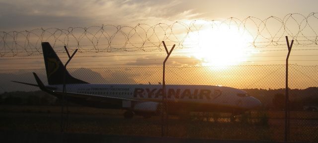 Boeing 737-700 (EI-EFW) - Sunset