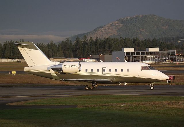 Canadair Challenger (C-FASD) - Sunrise departure